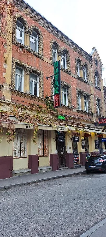 London Fog Apartment In The Party District Budapest